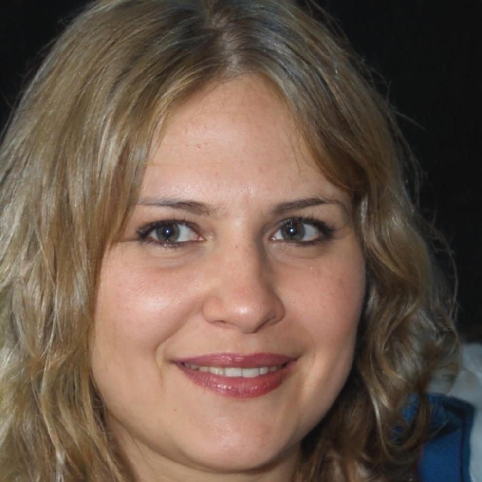 Portrait de Camille Aubry coach en habitudes financières